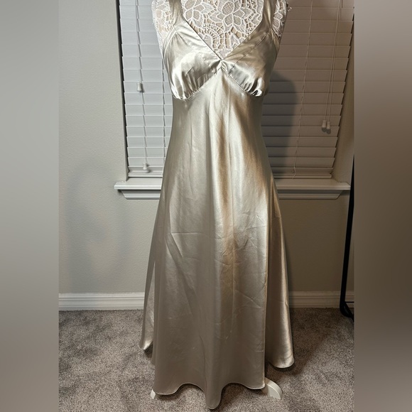 Chic Backless Satin Dress in Cream - Picture 1 of 1